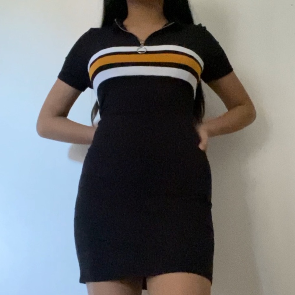 Forever 21 Quarter Zip w collar body con dress